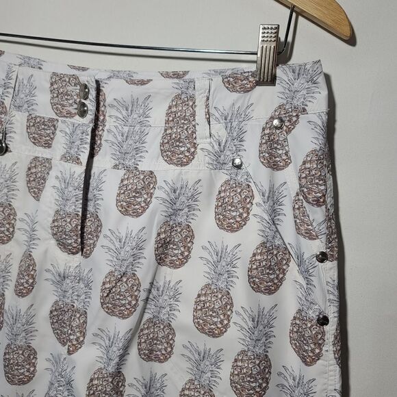 XDS Daily Sport White Pineapple Print Skort - Picture 3 of 10